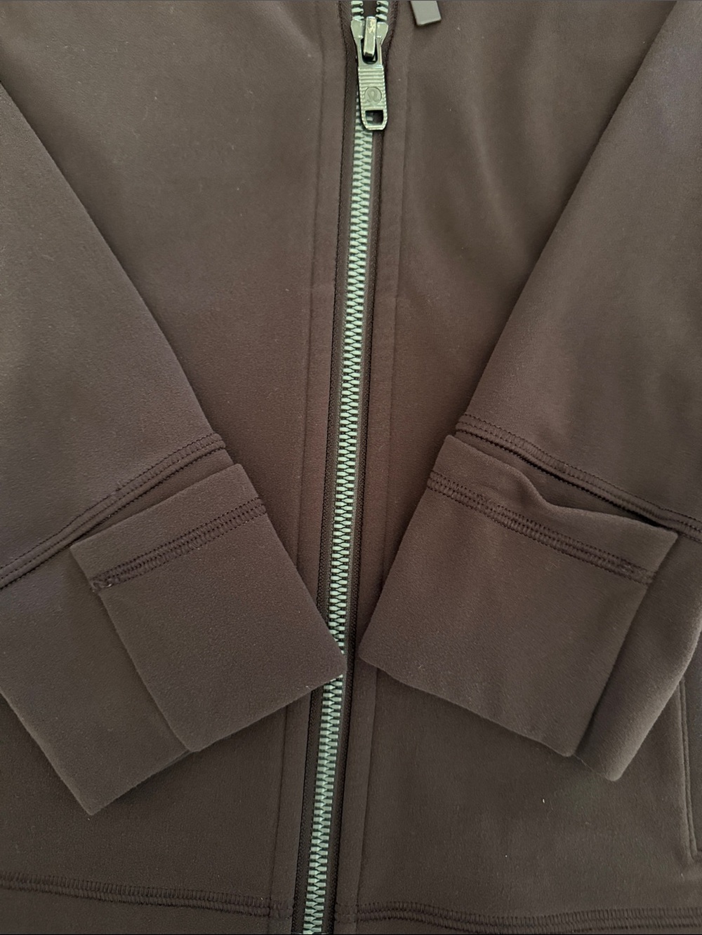 lululemon athletica Define Hooded Jacket Nulu Black Plum (Plum/Brown) Size 8 - Picture 5 of 15